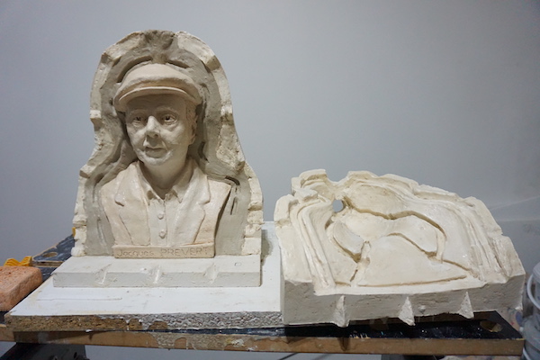 Nettoyage de la chape en plâtre pour couler le silicone