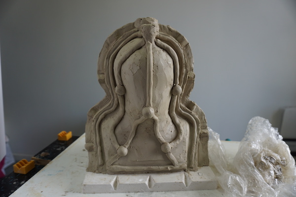 Réalisation en terre de l'empreinte pour le silicone