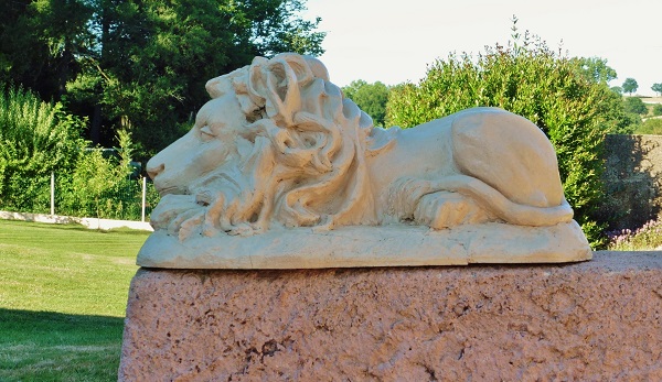 Replique d'un lion du tombeau de Vasco de Gama